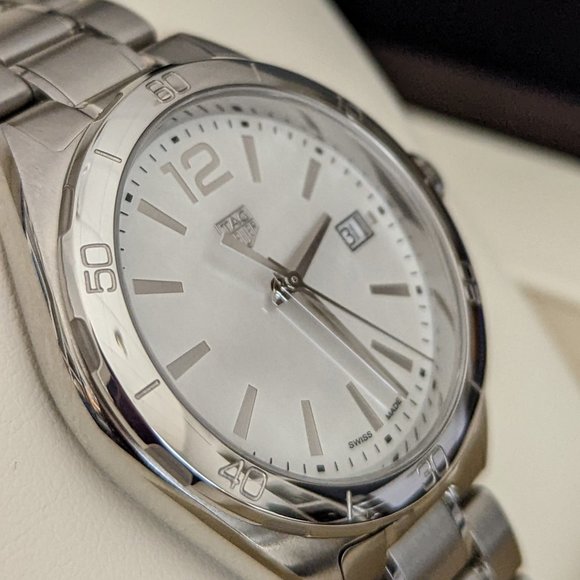 TAG Heuer 35mm Quartz Watch - 2 yr warranty activated w/purchase - Picture 4 of 6